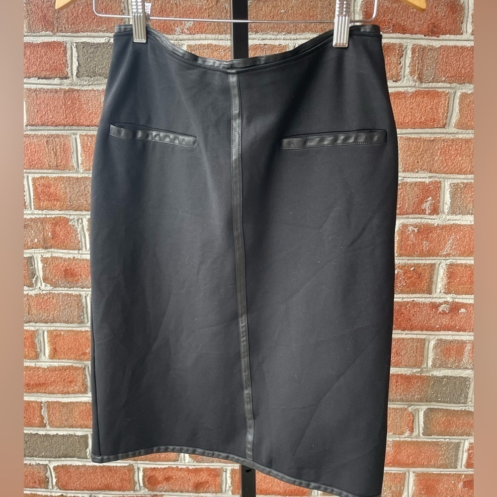 MaxMara|| Black Pencil Skirt with Leather Trim US 6, Office attire